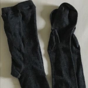 Hue. M/L. Gray tights.